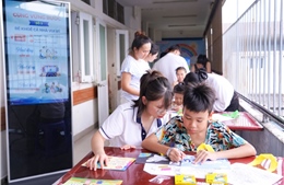 Rộn ràng ngày khai giảng đặc biệt của bệnh nhi trong các bệnh viện 