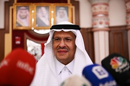 Saudis Arabia dọa mở cuộc chiến giá dầu mới nhằm vào &#39;những người anh em’ OPEC