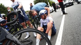 Video hàng chục tay đua ngã, chấn thương tại chặng mở màn Tour de France