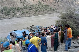 Quân Taliban tại Pakistan bị nghi tấn công xe bus làm 9 người Trung Quốc thiệt mạng