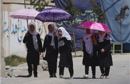 Taliban cấm nữ sinh trung học đến trường