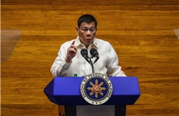 Tổng thống Philippines chính thức lên tiếng về vụ phun vòi rồng tại bãi Cỏ Mây