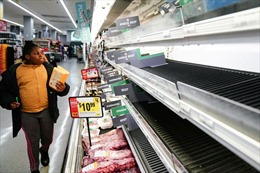 Lý do khiến hàng tiêu dùng thiết yếu ‘sạch bách’ tại nhiều siêu thị Mỹ