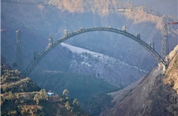 Chiêm ngưỡng cầu đường sắt qua sông cao nhất thế giới tại Ấn Độ