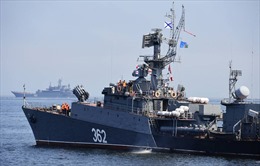 Video tàu chiến Nga rẽ băng tuyết tham gia tập trận ở vùng Viễn Đông