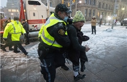 Cảnh sát Canada ra tay bắt giữ người biểu tình ‘đoàn xe tự do’