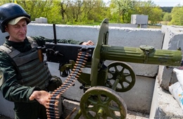Vì sao Ukraine vẫn sử dụng súng mày đời cổ 100 năm tuổi trong giao tranh với Nga?