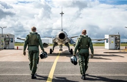 Thụy Điển &#39;khủng hoảng&#39; phi công lái máy chiến đấu khi gia nhập NATO
