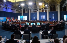 Thế giới tuần qua: Hội nghị NATO về Ukraine; WHO cảnh báo biến thể COVID-19 nguy hiểm mới