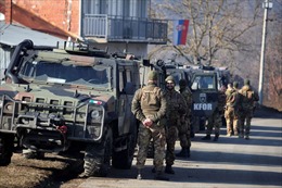 Quân đội Serbia nhận lệnh &#39;báo động cao nhất&#39; do căng thẳng với Kosovo leo thang