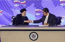 Iran và Venezuela ký hàng loạt thỏa thuận hợp tác, bất chấp lệnh trừng phạt của Mỹ