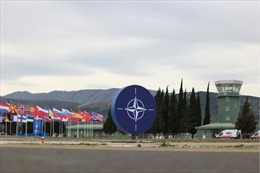 Đằng sau việc NATO mở lại căn cứ không quân thời Liên Xô ở Albania