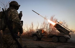 Ukraine đột phá bằng các cuộc tấn công tài sản quân sự giá trị của Nga, Moskva đáp trả