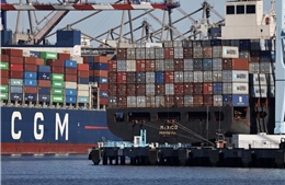 Tổng thống Trump mở rộng diện chịu thuế &#39;an ninh quốc gia&#39;: Cơ hội và rủi ro cho kinh tế Mỹ
