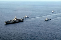 Các đồng minh NATO và EU phản ứng mạnh về chiến dịch quân sự hóa vùng biển Caribe của Mỹ