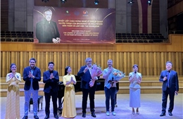 Huyền thoại Broadway và Hollywood gặp gỡ, truyền cảm hứng cho sinh viên Học viện Âm nhạc Quốc gia Việt Nam 