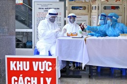 Hà Nội lấy mẫu xét nghiệm virus SARS-CoV-2 đợt cuối cho những người từ Đà Nẵng về
