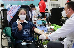 Người dân xếp hàng đi hiến máu sau thông tin khan hiếm máu điều trị
