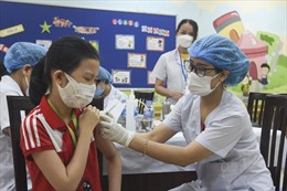 Hà Nội tiếp tục tiêm vaccine COVID-19 cho học sinh tiểu học