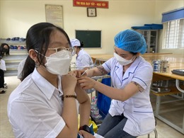 Bộ Y tế &#39;thúc&#39; việc đẩy nhanh tiến độ tiêm mũi 3 vaccine phòng COVID-19