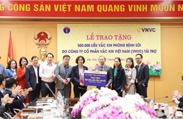 Bộ Y tế tiếp nhận thêm 500.000 liều vaccine sởi được tài trợ