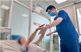 Làm việc liên tục ngoài trời nắng nóng, nam thợ xây bị sốc nhiệt, nguy kịch
