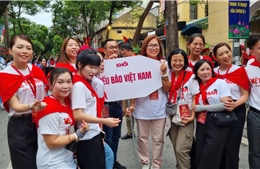 Lần đầu tiên kiều bào tham gia diễu binh, diễu hành mừng Quốc khánh