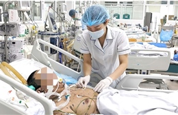 Người đàn ông biến chứng nguy kịch do lây thủy đậu từ con