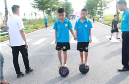 Hành trình tỏa sáng của cậu bé tự kỷ đạt kỷ lục Guiness thế giới