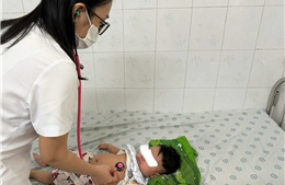 Biến chứng viêm phổi gây khó khăn cho quá trình điều trị sởi 