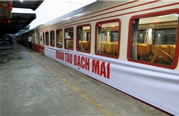 Khai trương ‘đoàn tàu Bạch Mai’ đưa đón nhân viên y tế tại cơ sở ở Ninh Bình