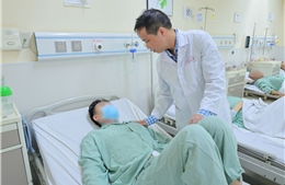 Kỳ diệu ca cắt quả thận bị dập nát ra ngoài xử lý tổn thương, rồi ghép lại thành công
