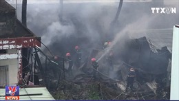 Cháy lớn thiêu rụi 6 ngôi nhà tại thành phố Hồ Chí Minh