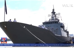 Tàu hải quân New Zealand thăm Thành phố Hồ Chí Minh