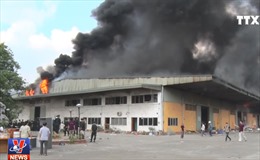Cháy rụi hơn 3.000 m2 nhà xưởng  sản xuất nhựa ở Hưng Yên