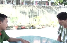 Vợ chụp ảnh thân mật với người khác, chồng bắt giữ hành hung dọa giết