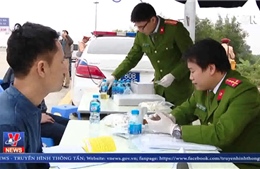 Phát hiện lái xe đang chở khách dương tính với ma túy