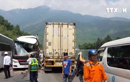 Xe chở du khách Hàn Quốc bị tai nạn tại Đà Nẵng