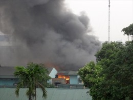 Cháy lớn tại Công ty Cổ phần Armephaco Hà Nội