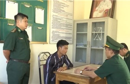 Biên phòng Lào Cai bắt 2 đối tượng vận chuyển 10 bánh heroin