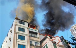 Cháy lớn tại chung cư mini trên phố Trung Kính