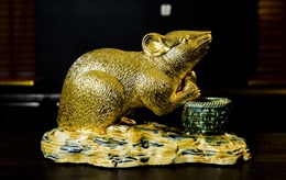 Chuột gốm mạ vàng được nhiều người săn đón