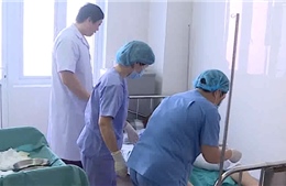 Một phụ nữ bị tai biến nặng sau khi hút mỡ tại thẩm mỹ viện Việt Hàn