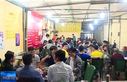 Hàng quán đông đúc trong thời điểm dịch bệnh