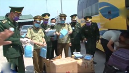Hà Tĩnh bắt vụ vận chuyển trái phép gần 30.000 khẩu trang