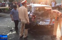Tai nạn giao thông liên hoàn, nhiều xe hư hỏng nặng tại Nghệ An