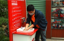 Cận cảnh trạm rửa tay dã chiến đầu tiên ở Hà Nội