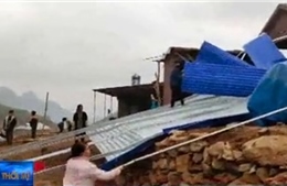 Mưa đá gây tốc mái hơn 1.000 hộ dân tại Lai Châu