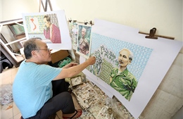 Người họa sĩ sở hữu 500 bức ảnh Bác Hồ được ghép từ những con tem