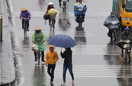 Không khí lạnh tăng cường gây mưa ở Bắc Bộ và Trung Trung Bộ